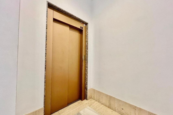 Reventa - Apartamento / piso - Torrevieja - torrevieja