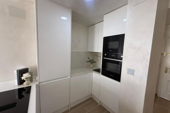Resale - Apartment  - Torrevieja - torrevieja
