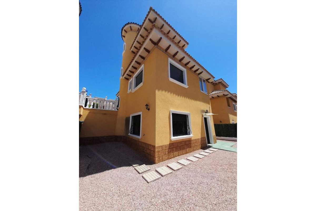 Resale - Villa - Rojales