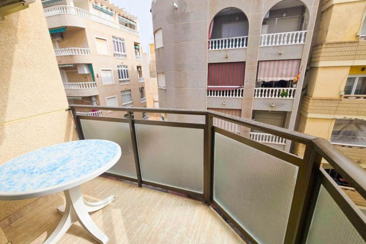 Resale - Apartment  - Torrevieja - torrevieja