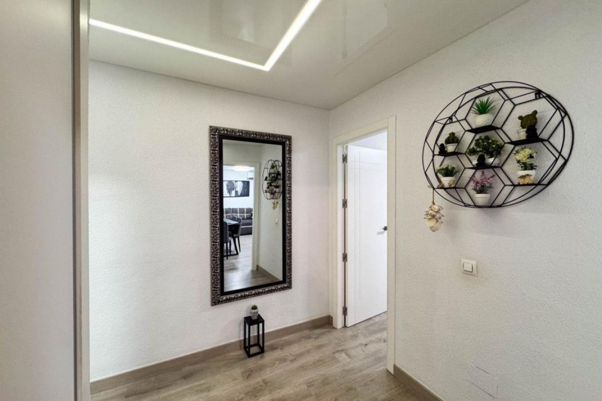 Resale - Apartment  - Torrevieja - torrevieja