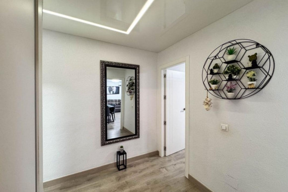 Resale - Apartment  - Torrevieja - torrevieja