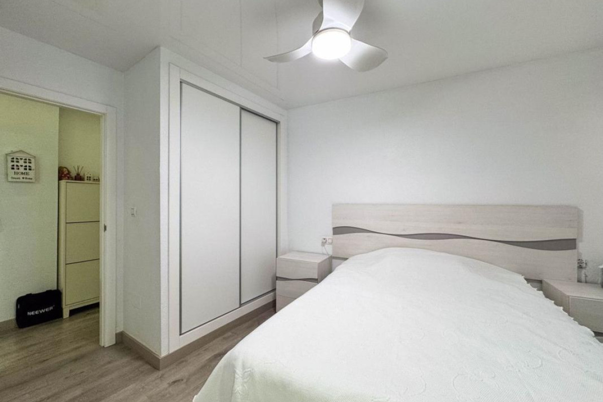 Resale - Apartment  - Torrevieja - torrevieja