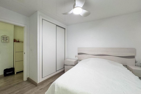 Resale - Apartment  - Torrevieja - torrevieja