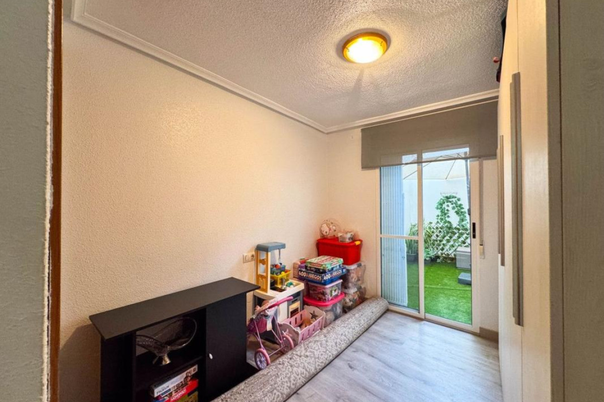 Resale - Apartment  - Torrevieja - torrevieja