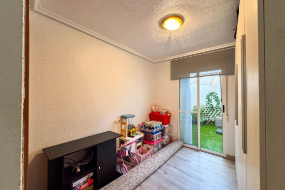 Resale - Apartment  - Torrevieja - torrevieja