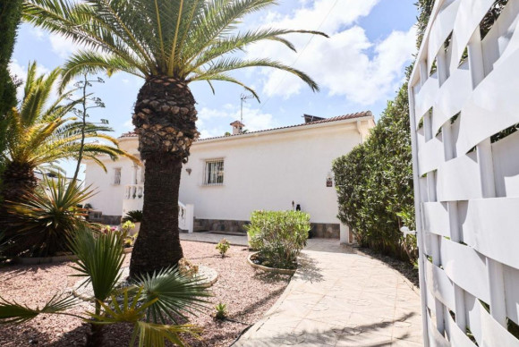 Resale - Villa - Rojales