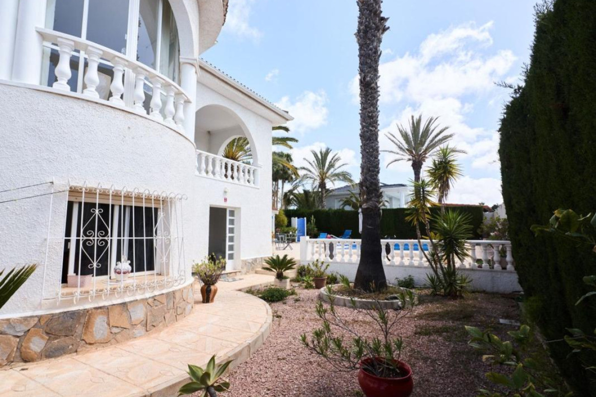 Resale - Villa - Rojales