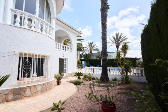 Resale - Villa - Rojales