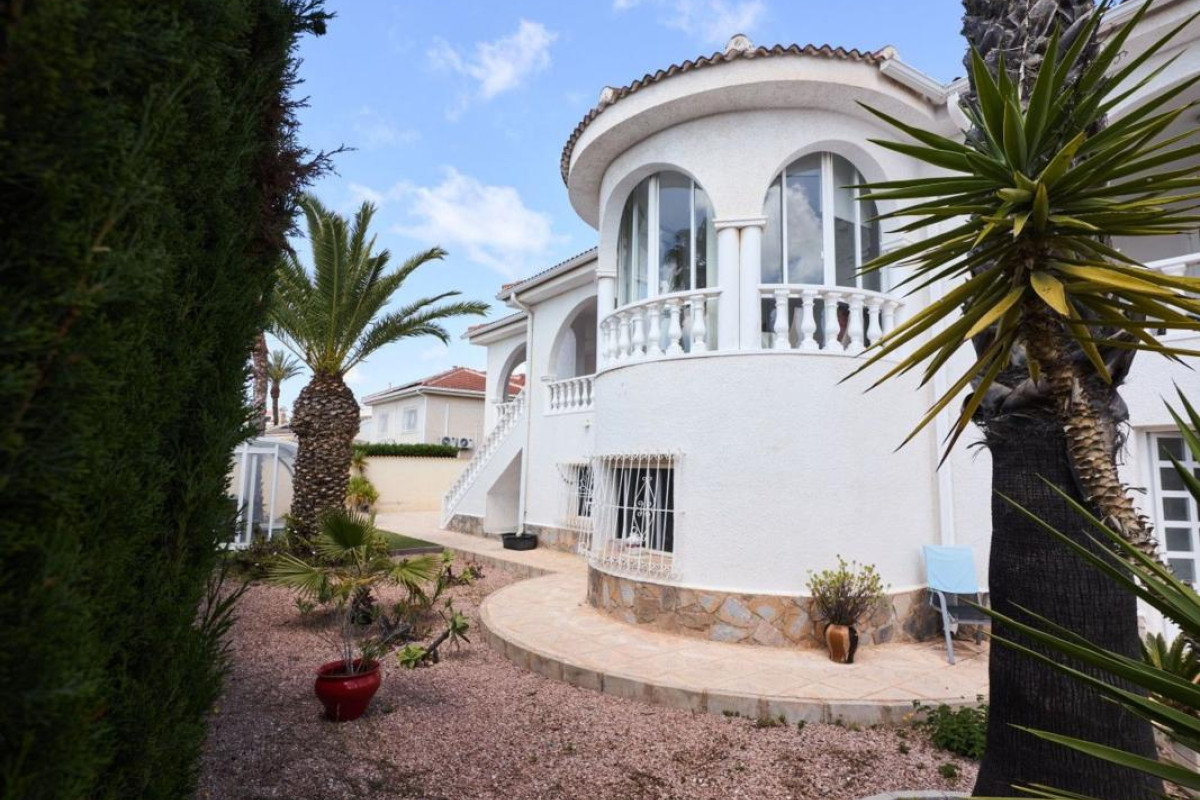 Resale - Villa - Rojales