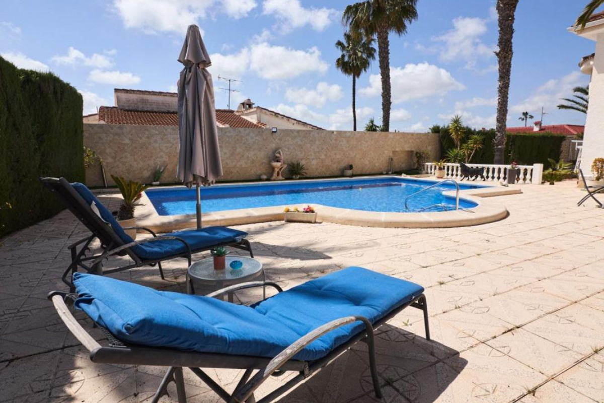 Resale - Villa - Rojales