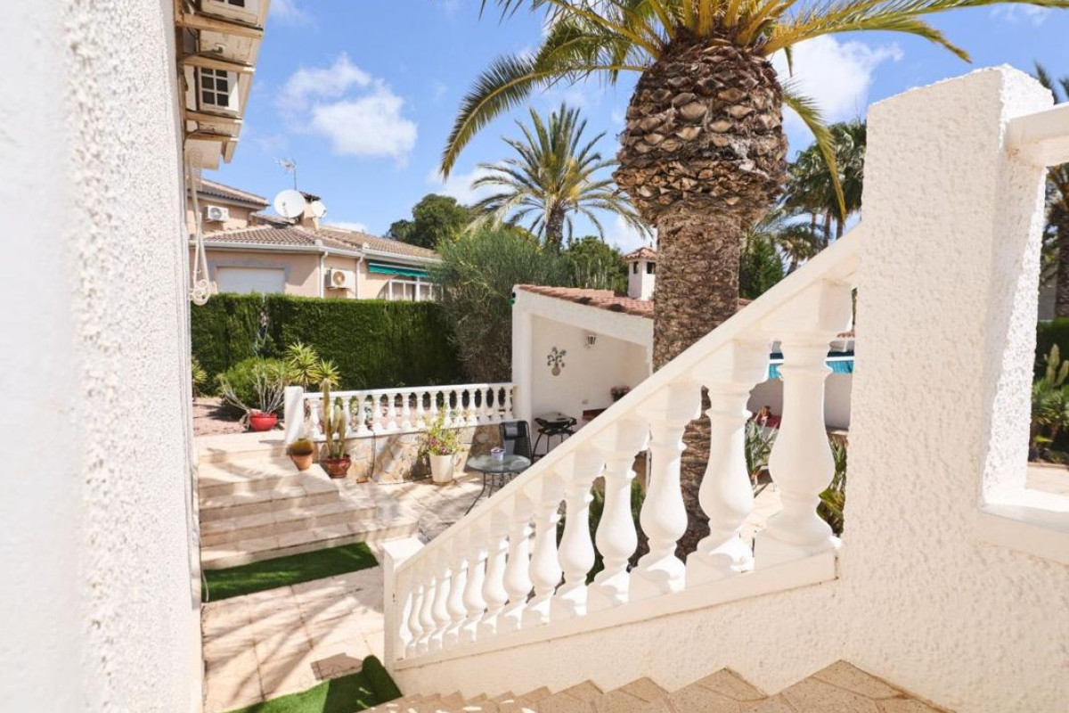 Resale - Villa - Rojales