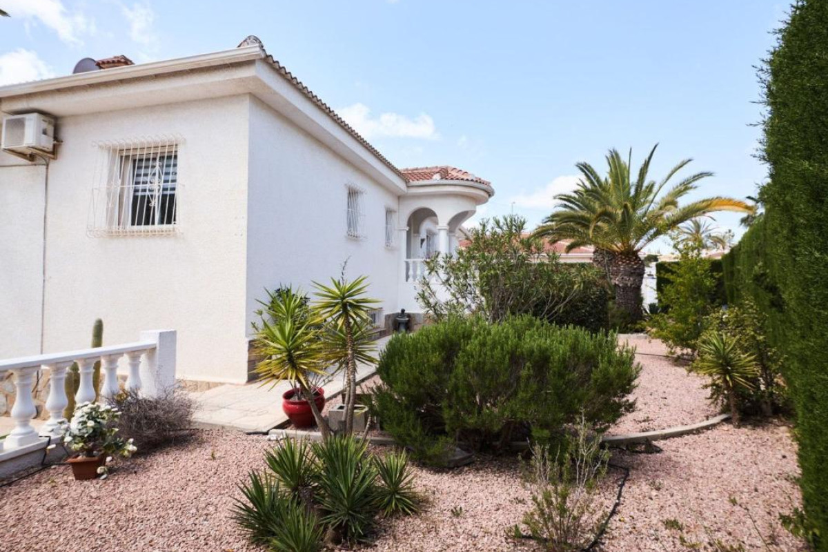 Resale - Villa - Rojales