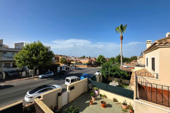 Herverkoop - Villa - Torrevieja - torrevieja