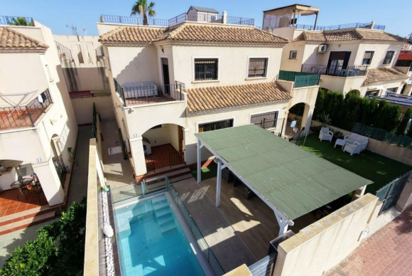 Herverkoop - Villa - Torrevieja - torrevieja