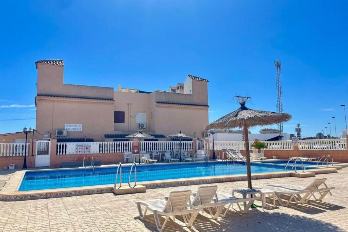 Resale - Apartment  - Torrevieja - torrevieja