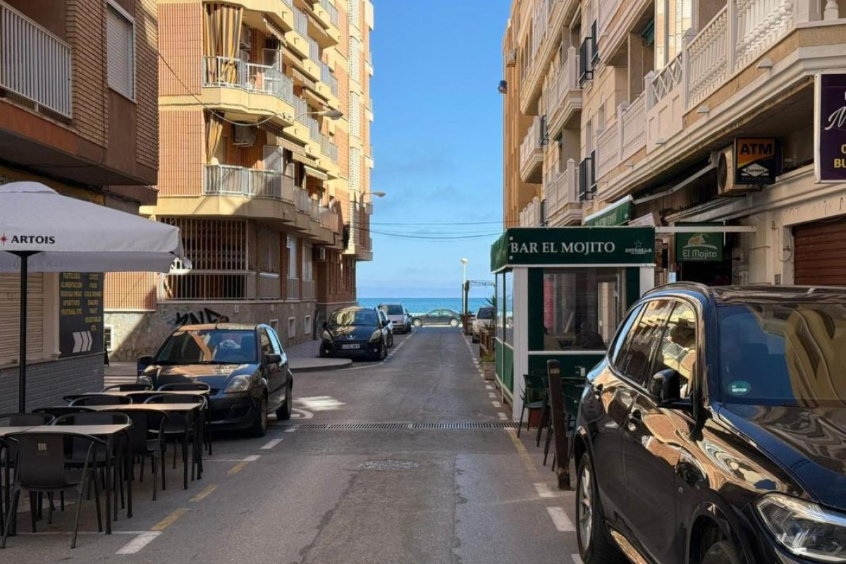Resale - Apartment  - Torrevieja - torrevieja