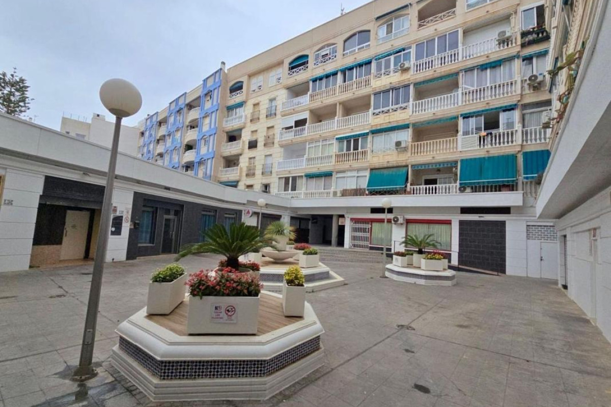 Resale - Apartment  - Torrevieja - torrevieja