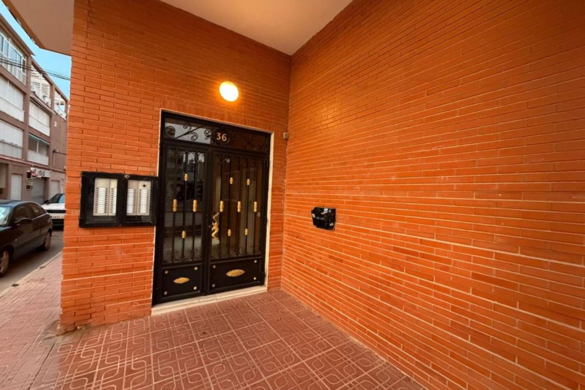 Resale - Apartment  - Torrevieja - torrevieja