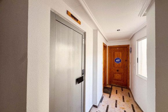 Resale - Apartment  - Torrevieja - torrevieja