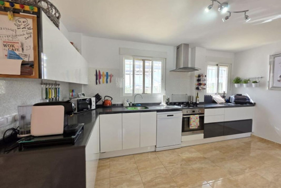 Resale - Villa - Pinoso