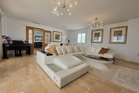 Resale - Villa - Pinoso