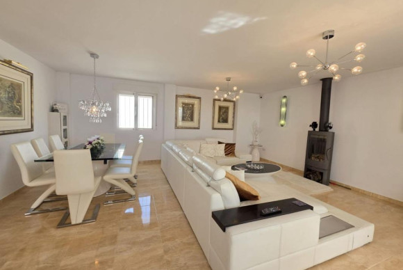 Resale - Villa - Pinoso