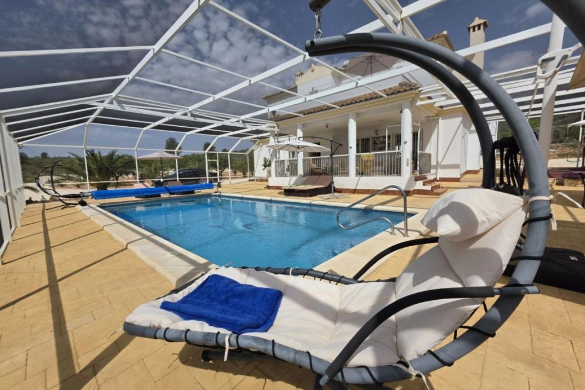 Resale - Villa - Pinoso