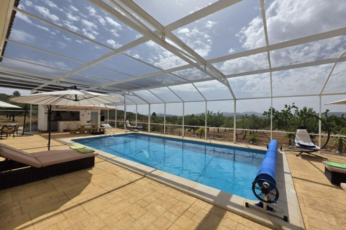 Resale - Villa - Pinoso