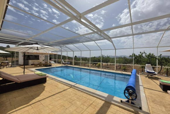 Resale - Villa - Pinoso