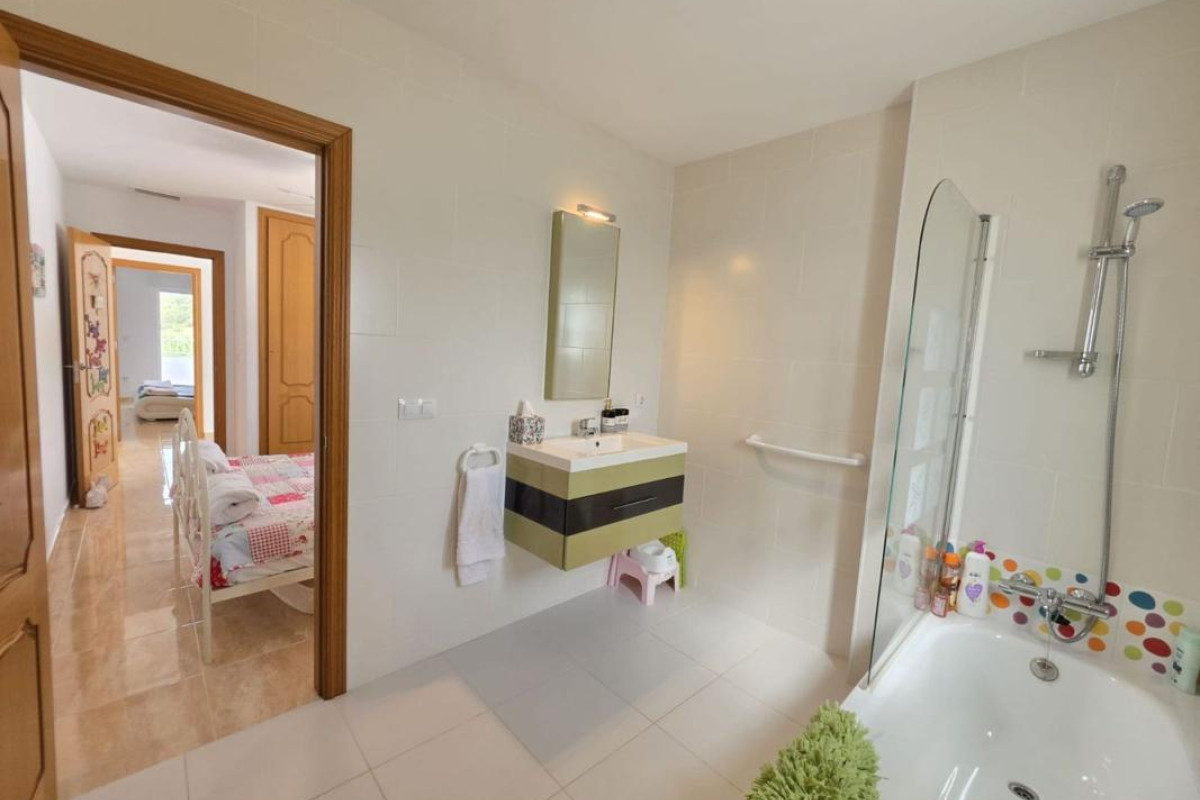 Resale - Villa - Pinoso