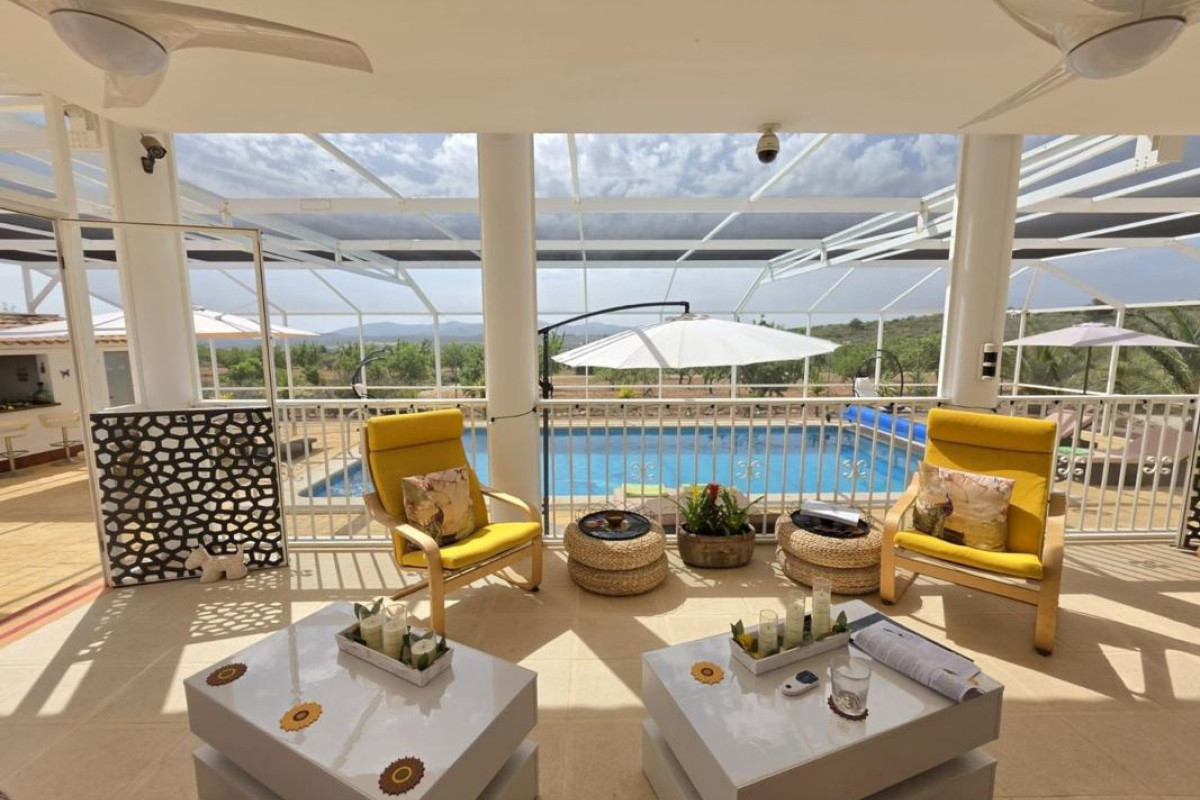 Resale - Villa - Pinoso