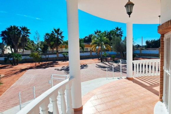 Resale - Villa - Catral