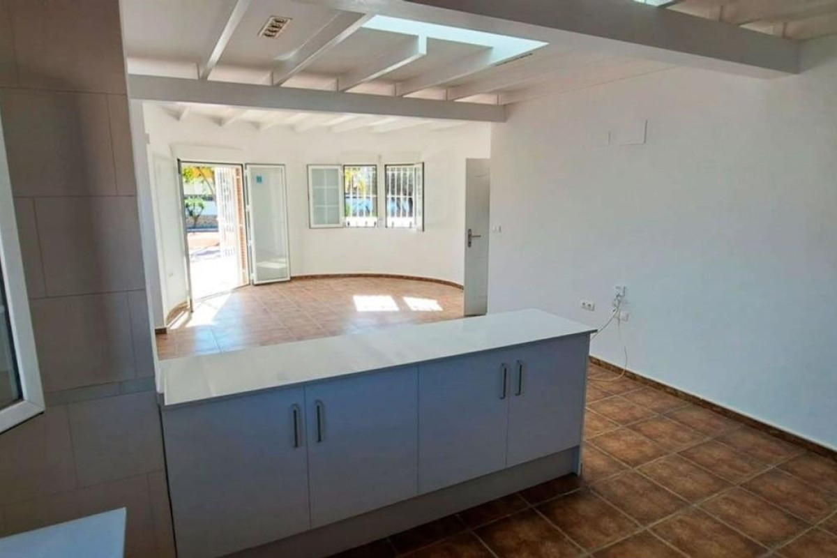 Resale - Villa - Catral