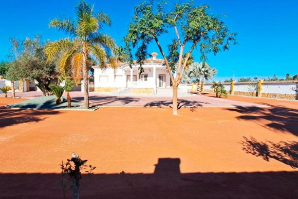 Resale - Villa - Catral