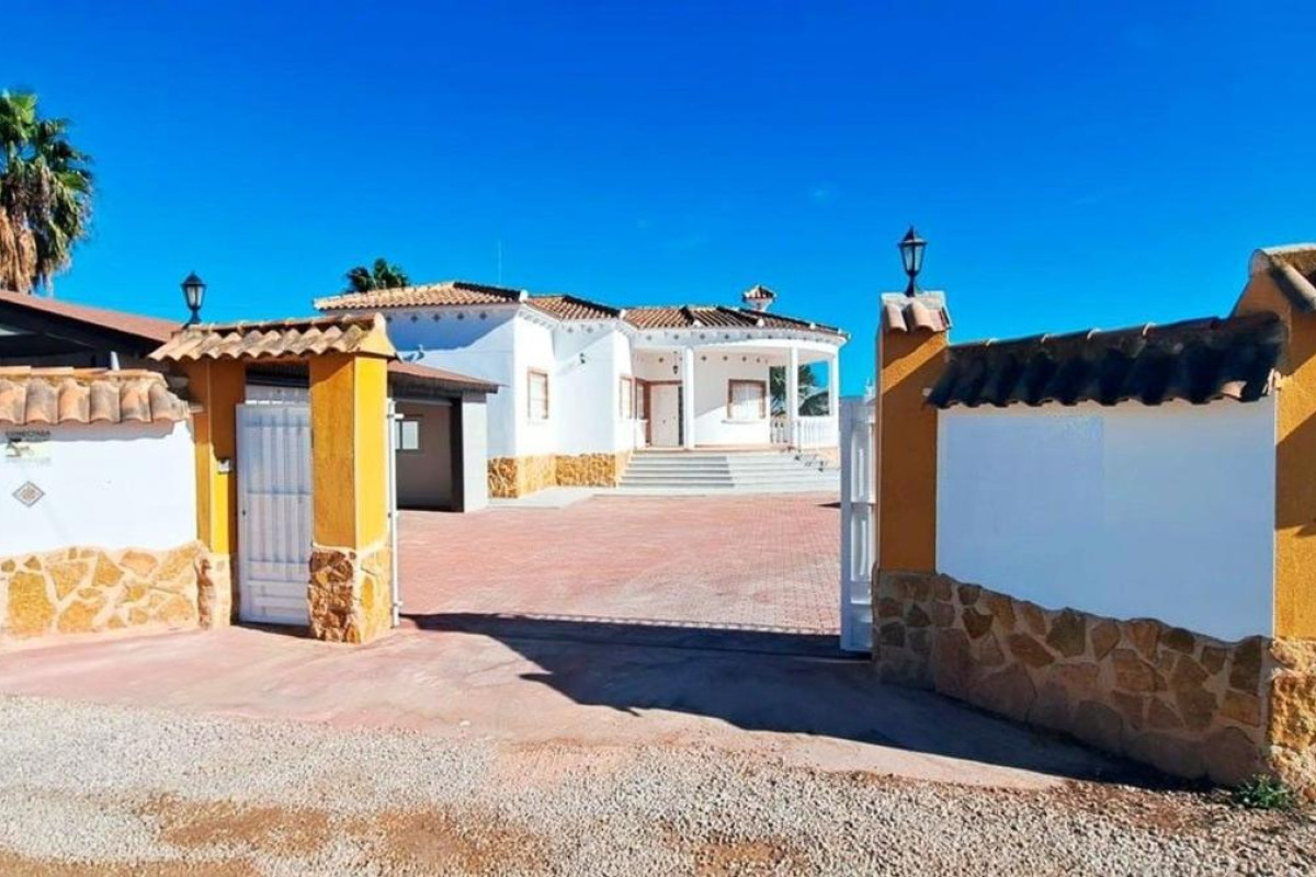 Resale - Villa - Catral