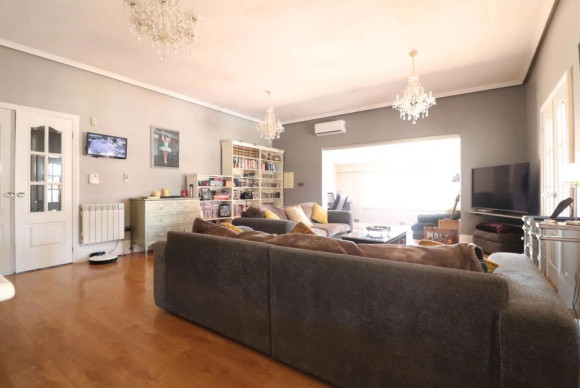 Resale - Villa - Almoradí