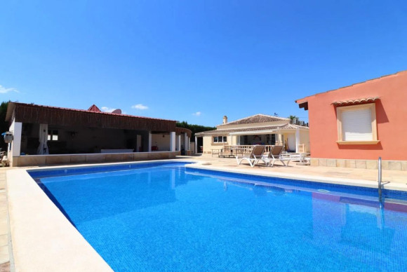 Resale - Villa - Almoradí