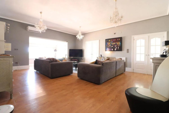 Resale - Villa - Almoradí