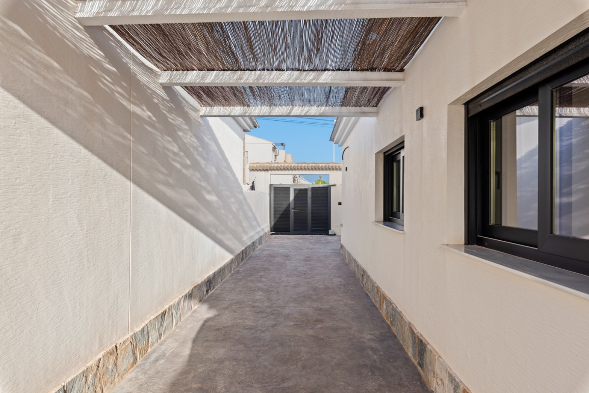 Herverkoop - Vrijstaande Villa - Torrevieja - El Chaparral