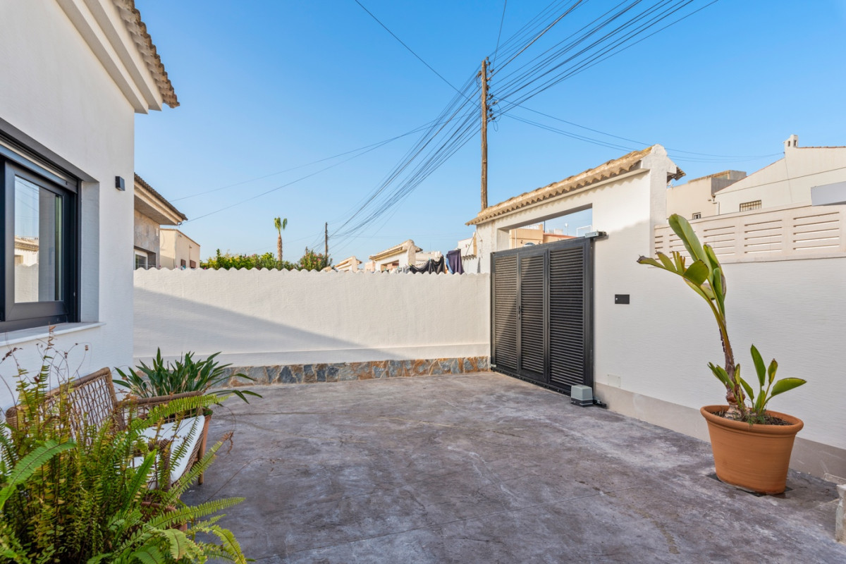 Herverkoop - Vrijstaande Villa - Torrevieja - El Chaparral