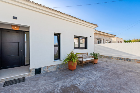 Herverkoop - Vrijstaande Villa - Torrevieja - El Chaparral