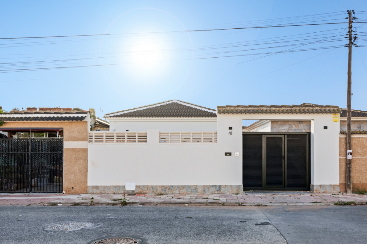 Herverkoop - Vrijstaande Villa - Torrevieja - El Chaparral