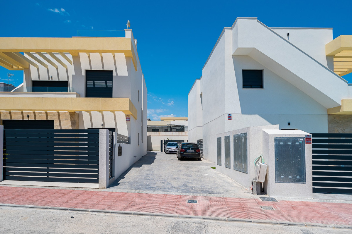 Herverkoop - Vrijstaande Villa - Los Montesinos - La Herrada