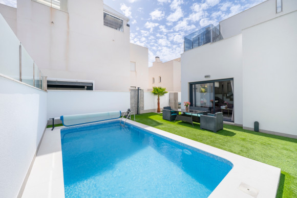 Reventa - Detached Villa - Torrevieja - Aguas Nuevas