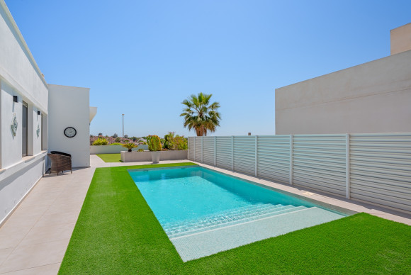 Reventa - Detached Villa - La Marina - La Marina - Urbanization