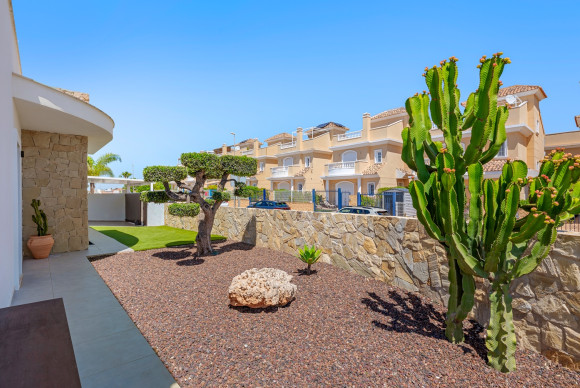 Reventa - Detached Villa - La Marina - La Marina - Urbanization