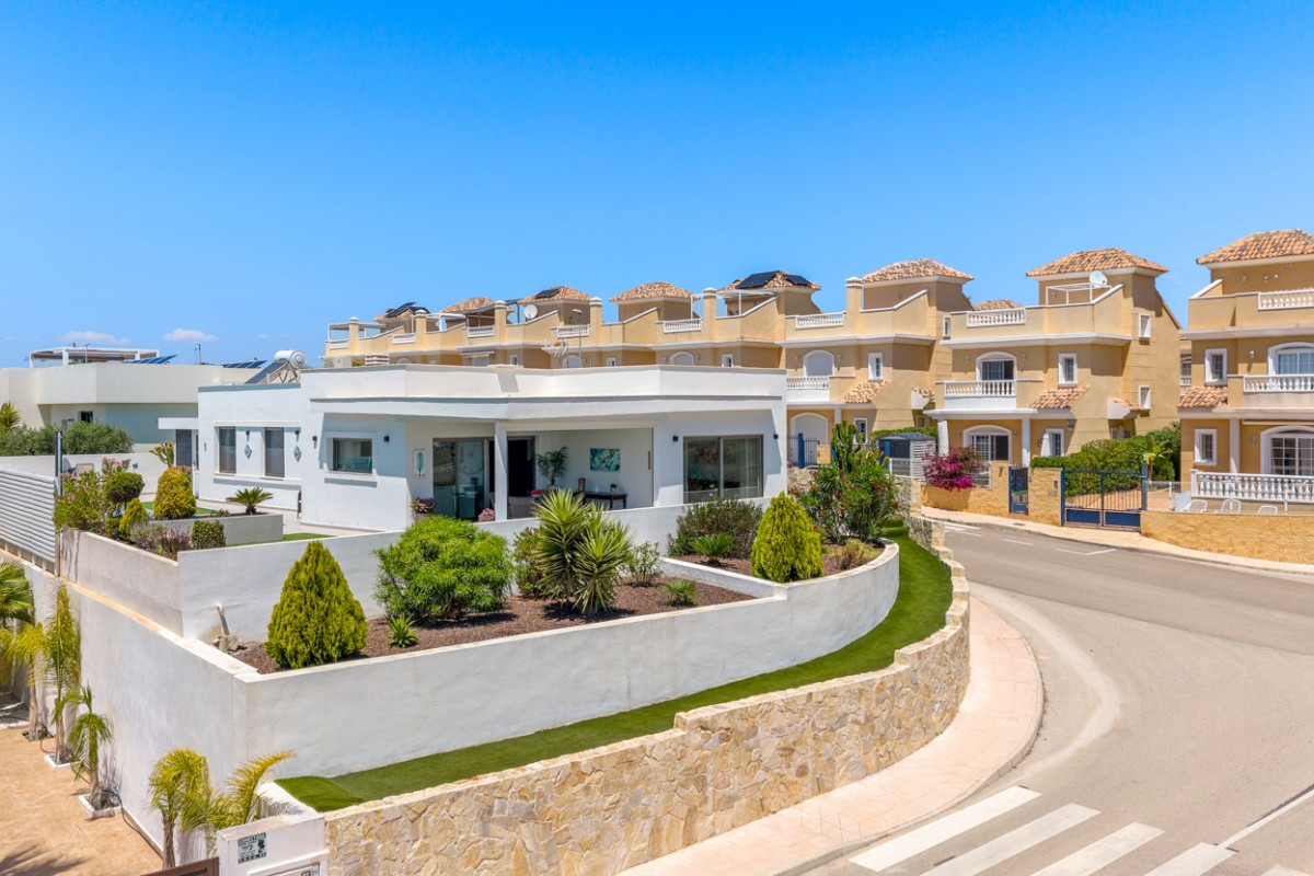 Reventa - Detached Villa - La Marina - La Marina - Urbanization