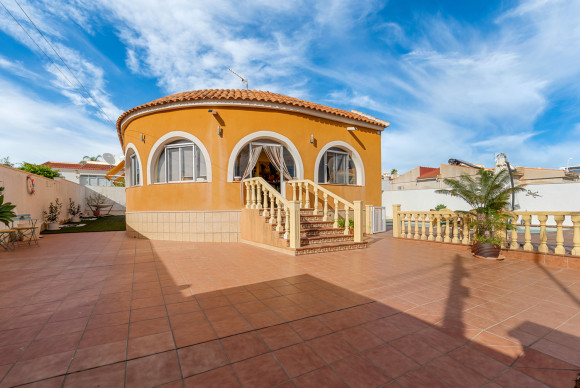 Herverkoop - Vrijstaande Villa - Ciudad Quesada - Ciudad Quesada - Town