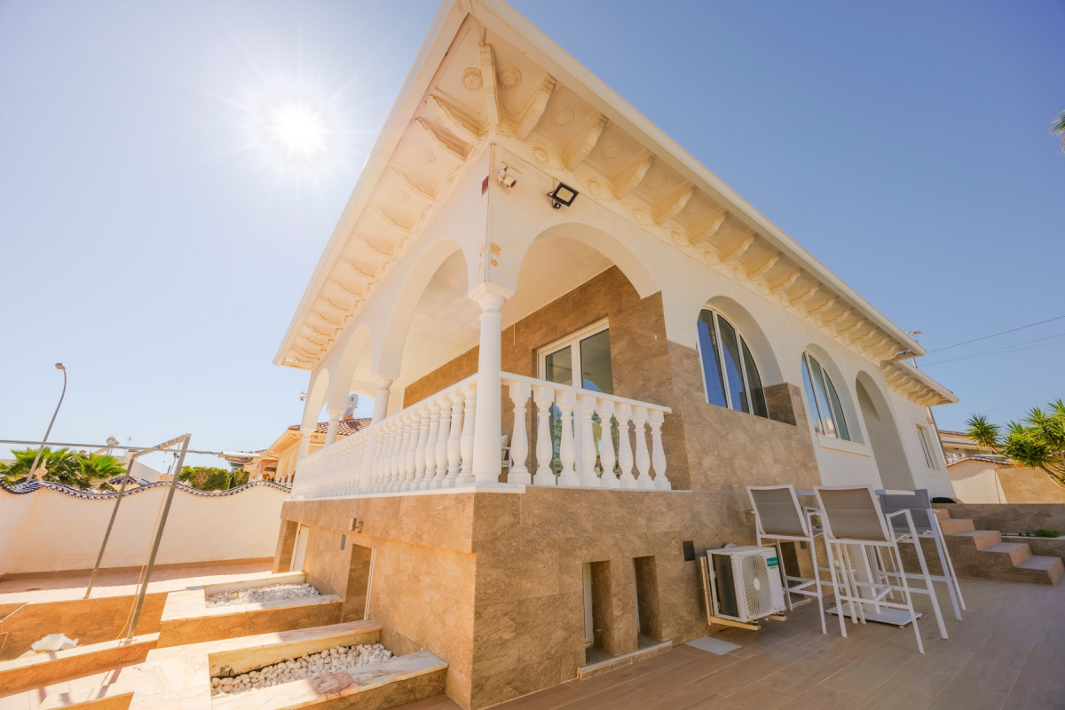Herverkoop - Vrijstaande Villa - Ciudad Quesada - Ciudad Quesada - Town